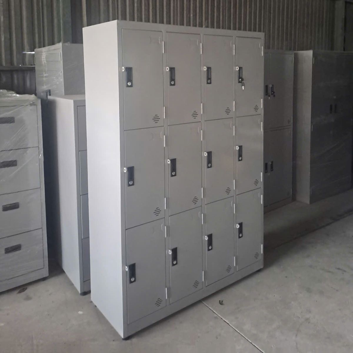Tủ locker 12 ngăn 12c4k