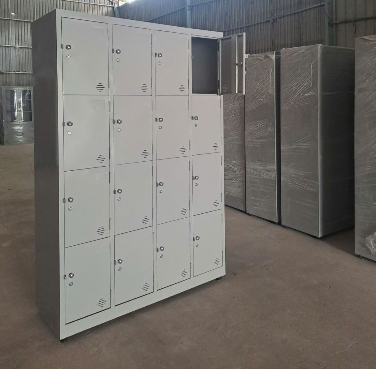 Tủ locker 16 ngăn 16c4k