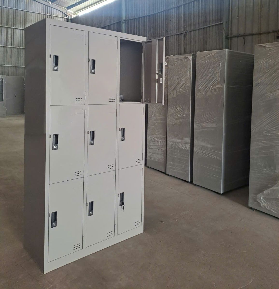 Tủ locker 9 ngăn 9c3kg